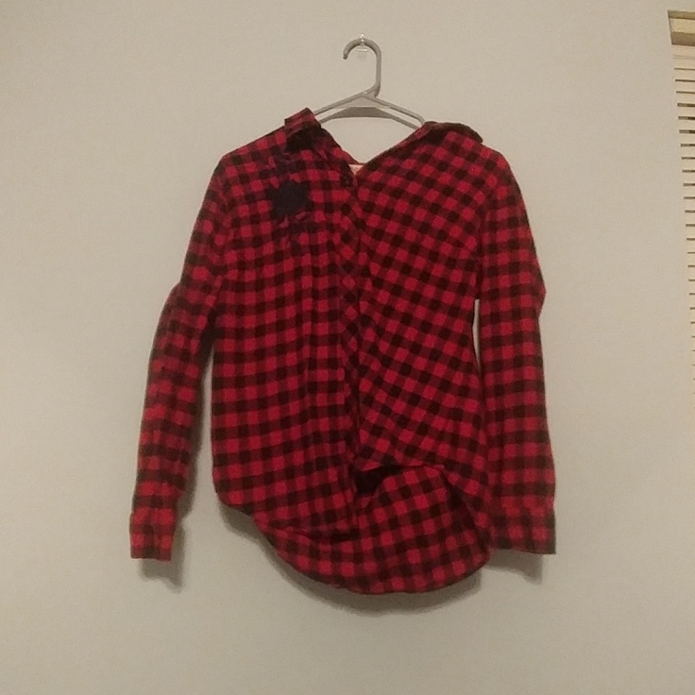 Red, blad button up